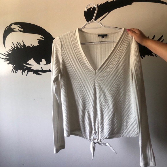 Sleek white long sleeve tee. Size M. Lightweight. Never worn. - Picture 1 of 1